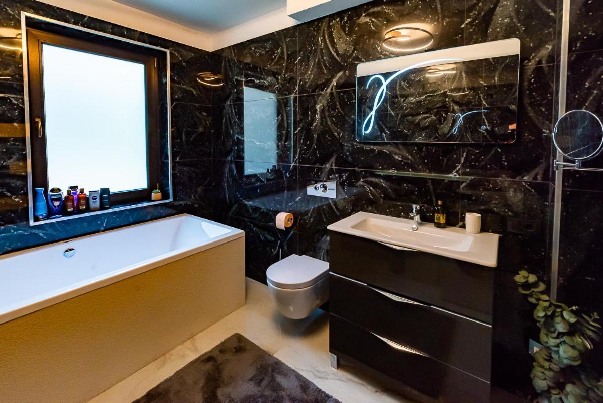 Apartmán Moky Rezident Arad Exteriér fotografie